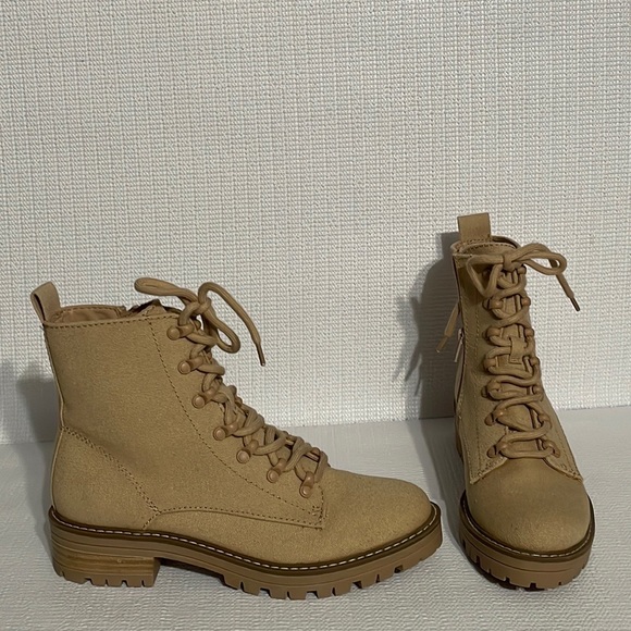 Universal thread, laced up, canvas booties, Size 8 - Picture 1 of 12